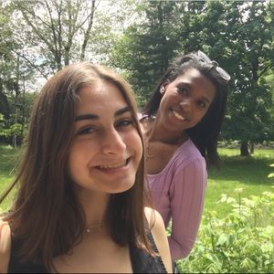 Meet your Posher, Becca